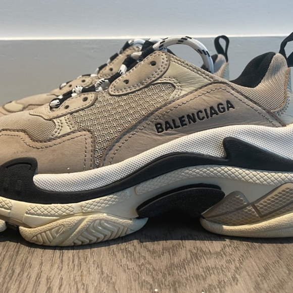 Balenciaga Triple S Sneakers - Picture 4 of 8